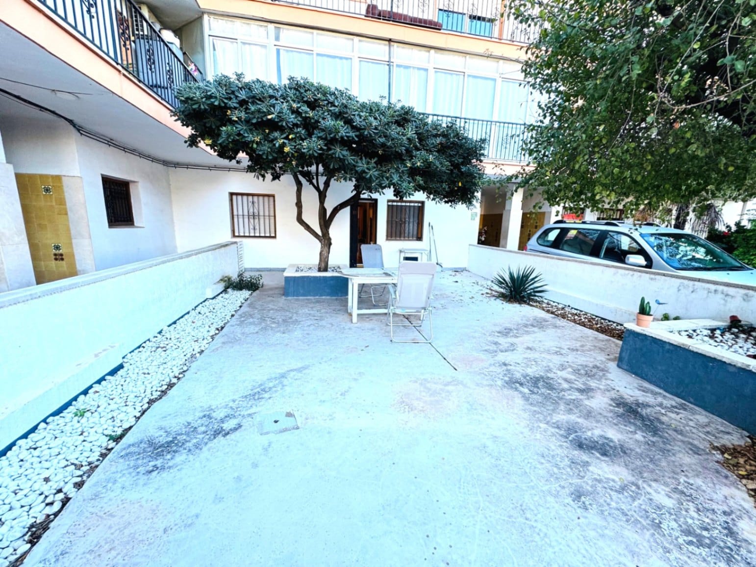 Apartamento planta baja con piscina urbanización la Vela