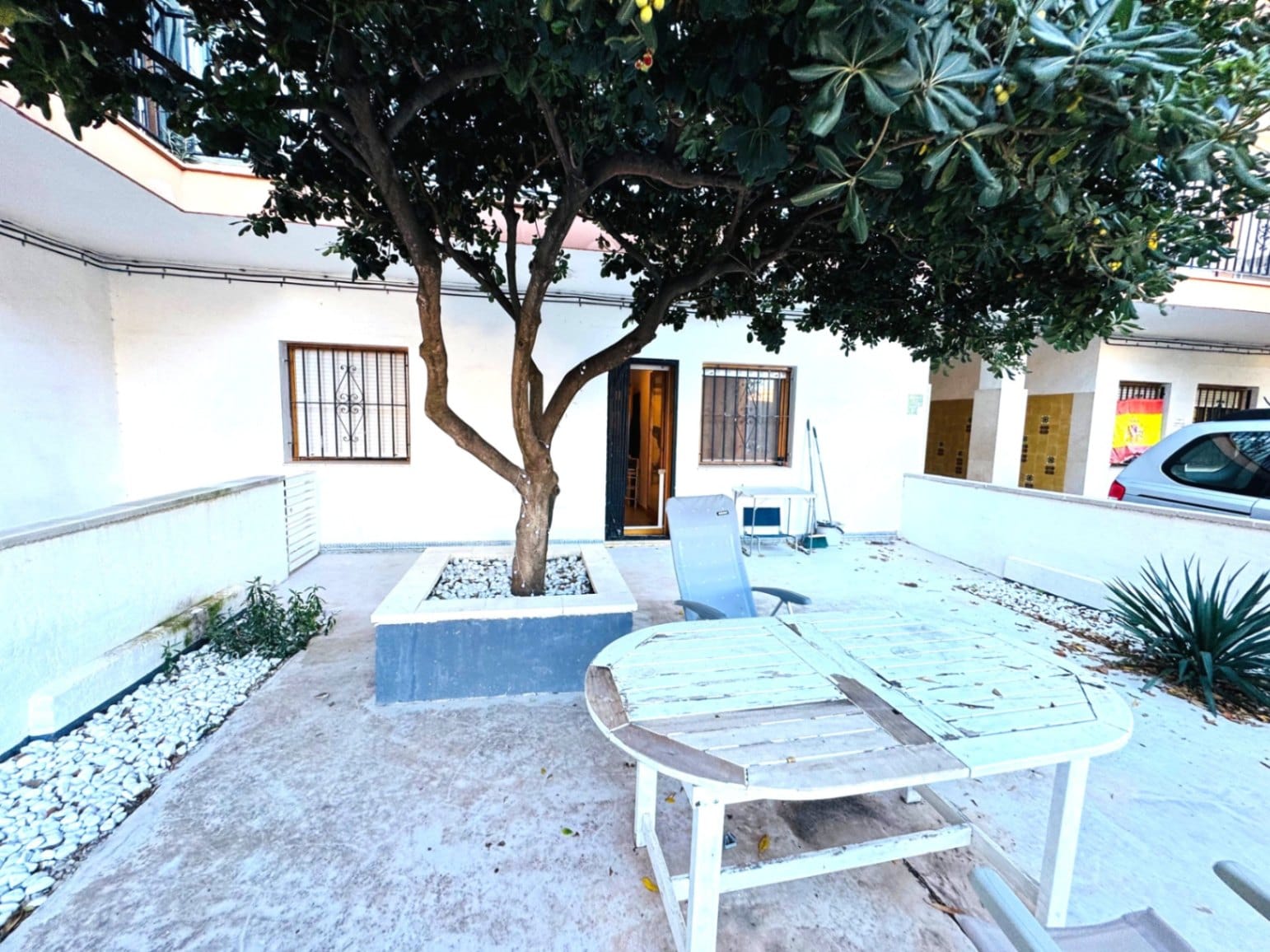 Apartamento planta baja con piscina urbanización la Vela