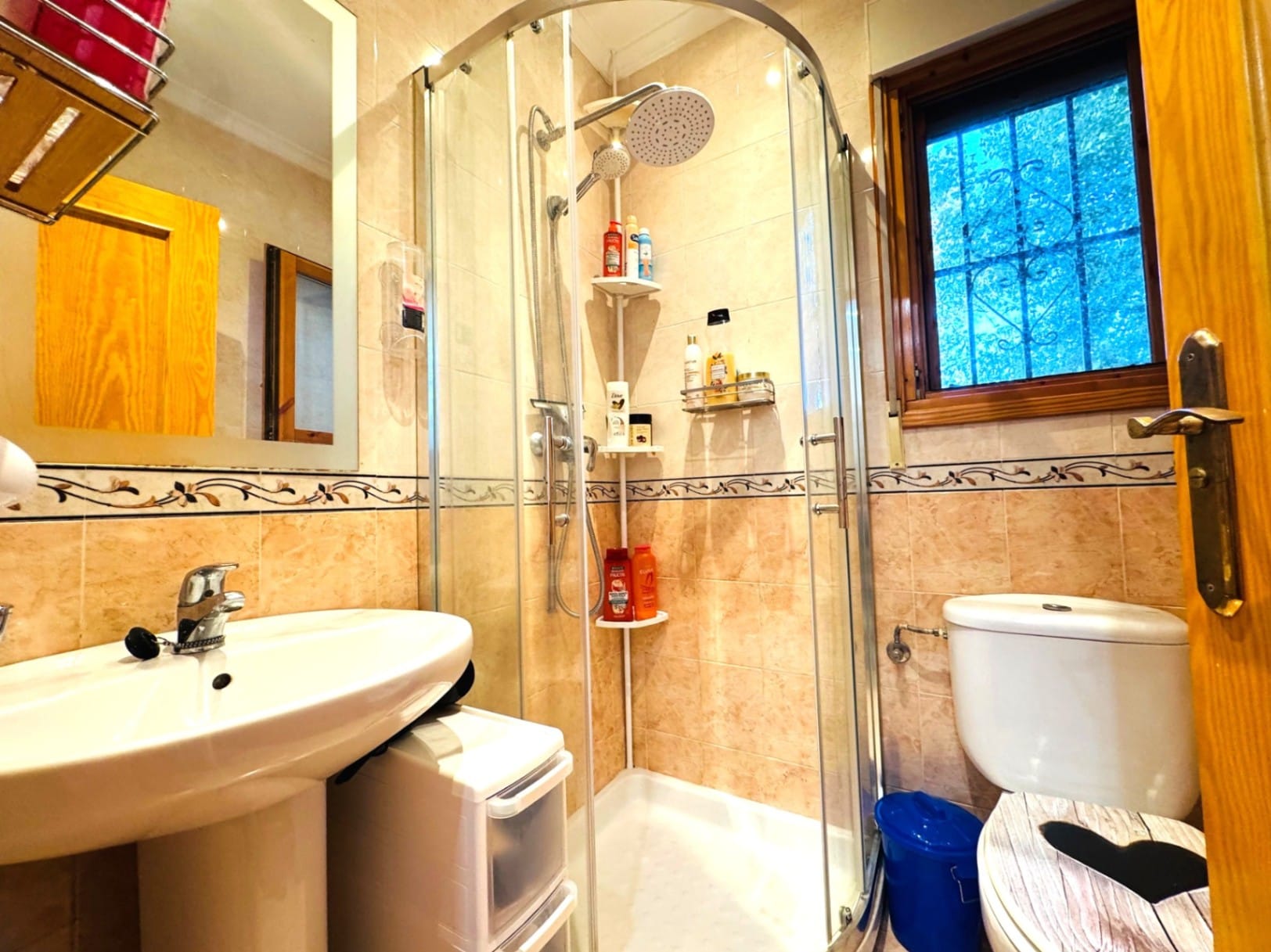 Apartamento planta baja con piscina urbanización la Vela