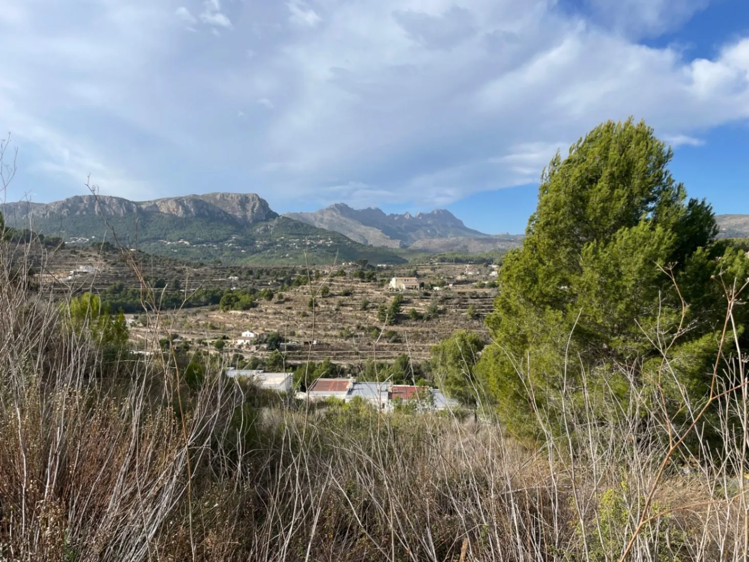 Parcela edificable en venta para construcción de pareados en Empedrola Calpe, Costa Blanca
