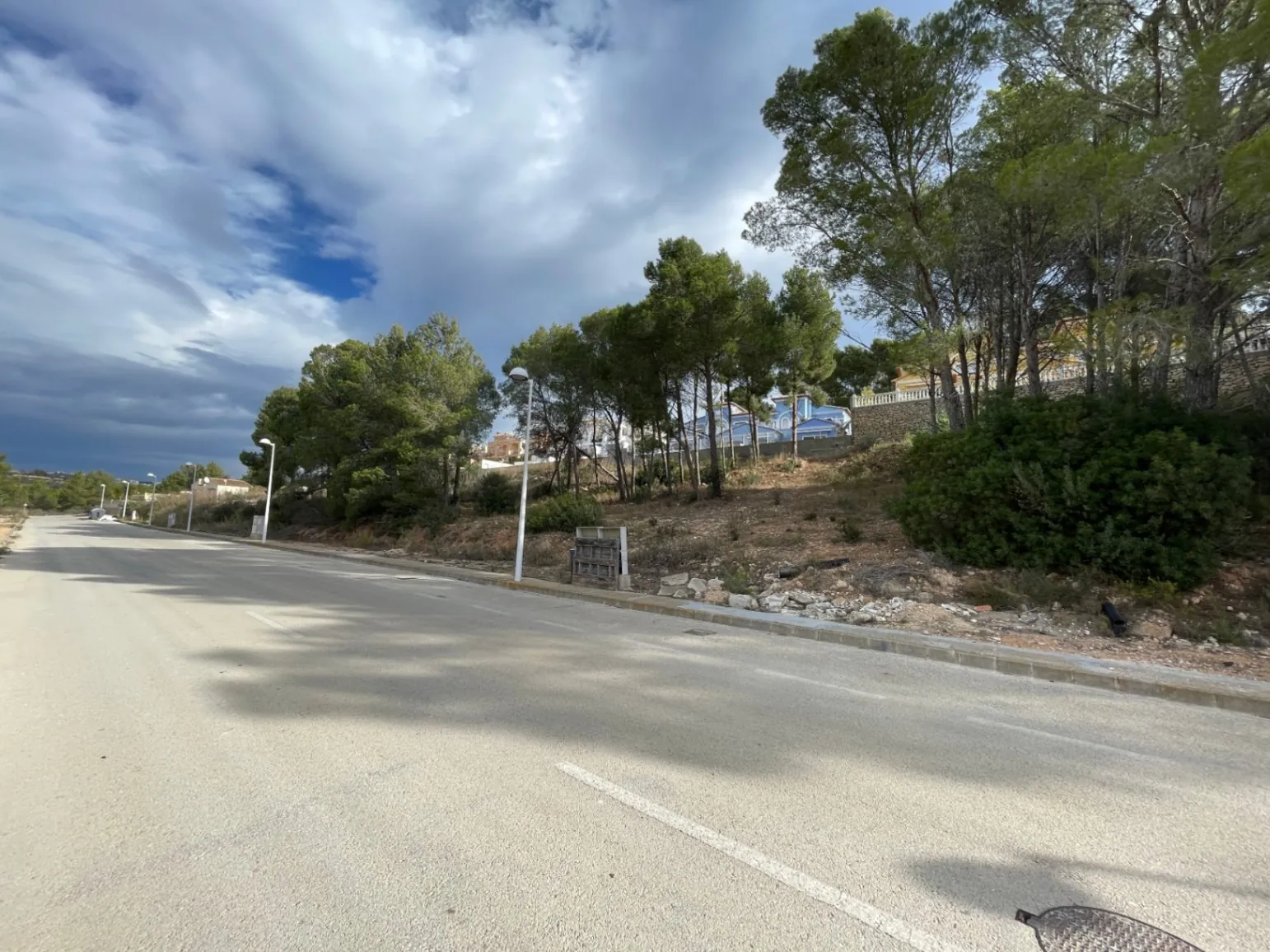 Parcela edificable en venta para construcción de pareados en Empedrola Calpe, Costa Blanca