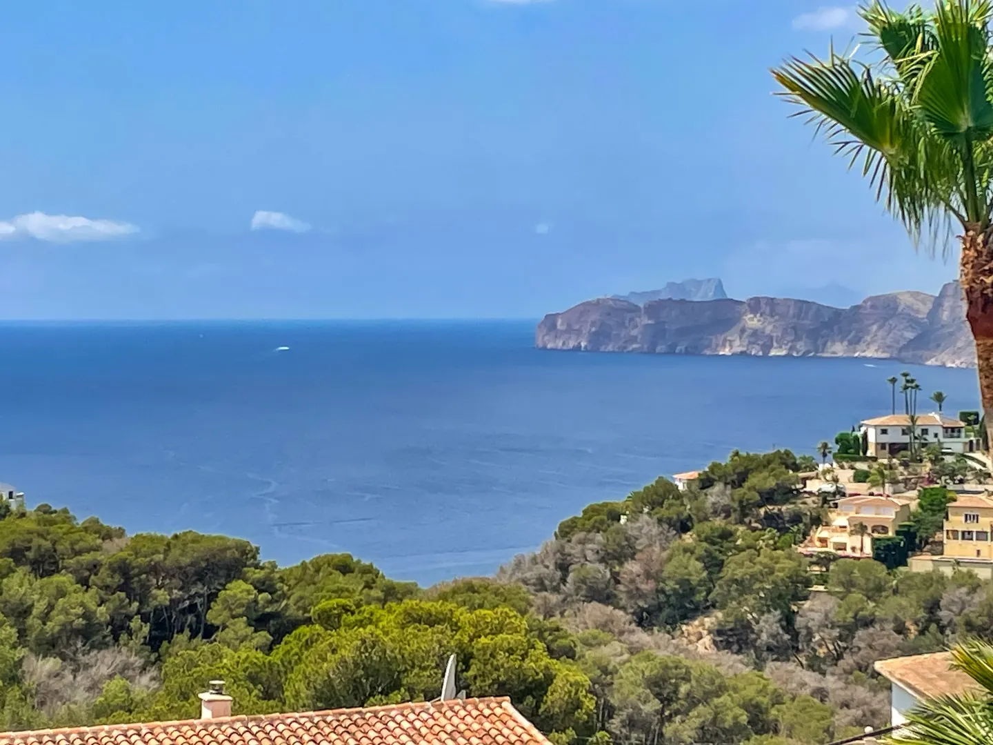 Reforma Integral en estilo Ibiza con Vistas Ininterrumpidas al Mediterráneo en Balcón al Mar, Jávea