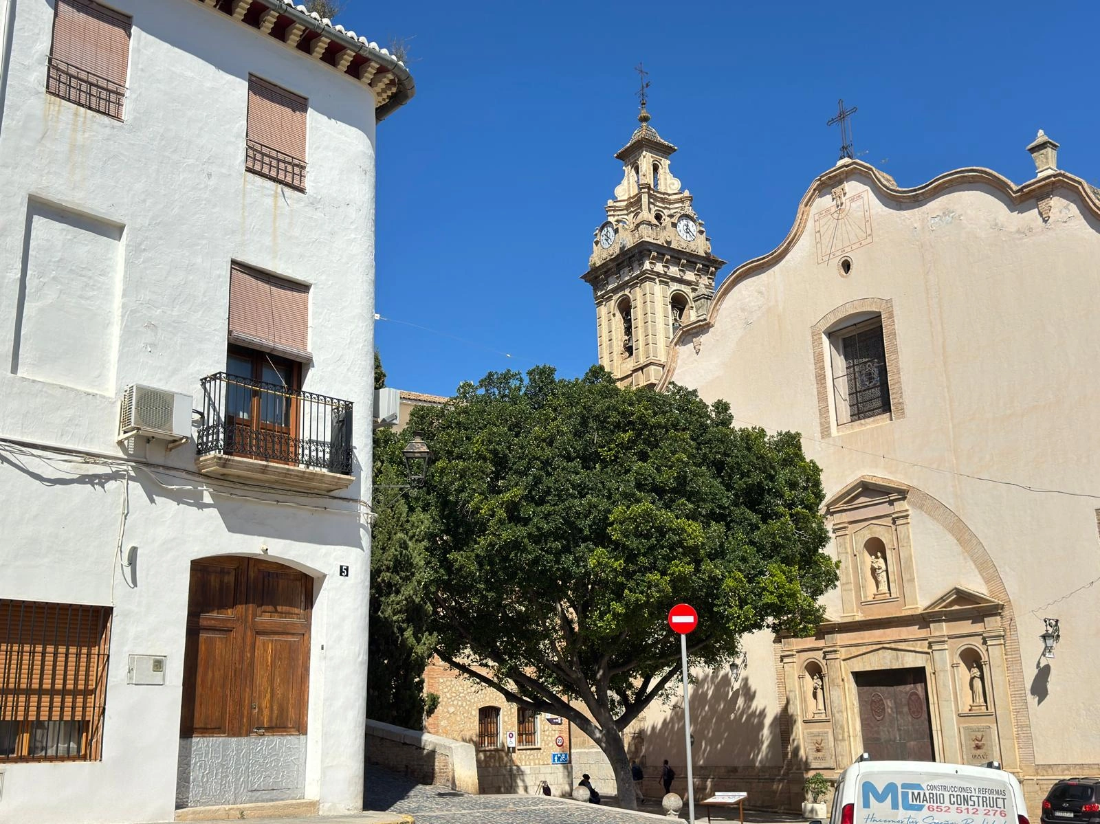 Oportunidad única en el centro de Oliva, a solo dos minutos del ayuntamiento.