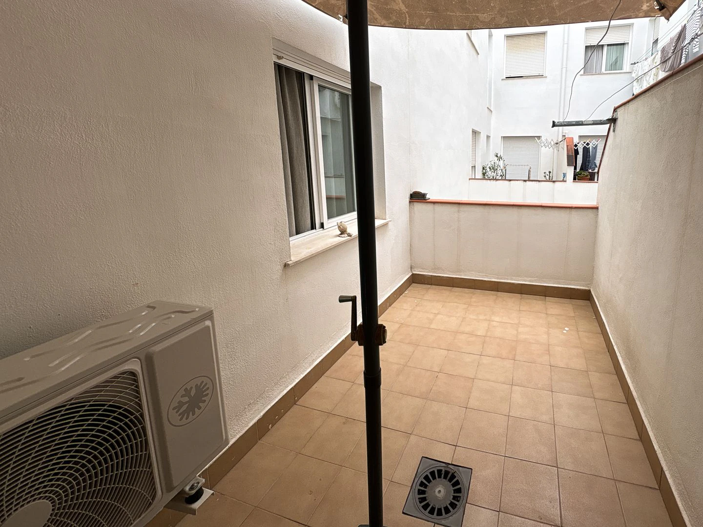 Impecable piso de 121m² con ascensor, garaje y trastero en Av. Miguel Hernández, Dénia.