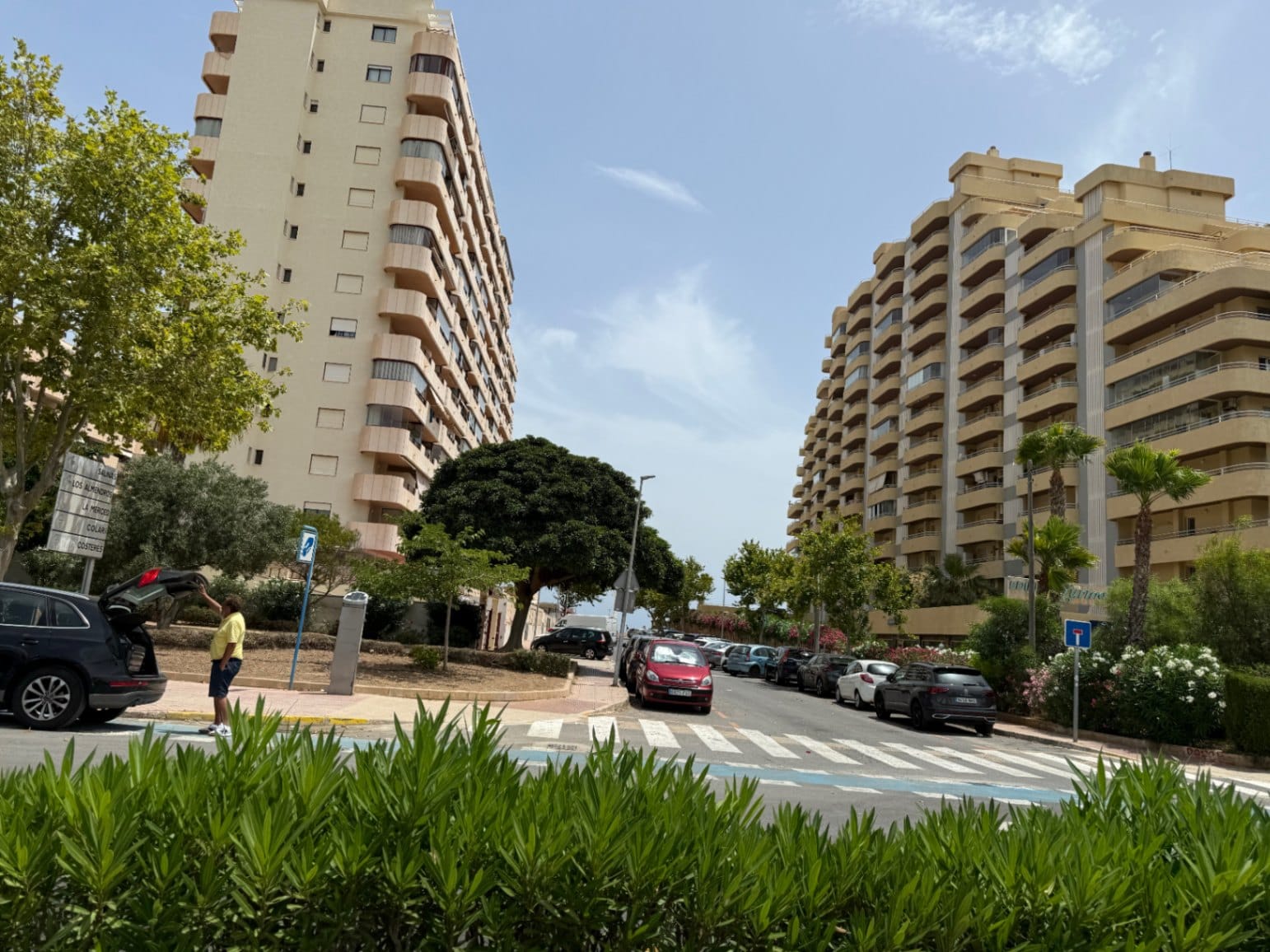 Garaje cerrado en edf. Topacio I, ubicación excepcional, con luz.
