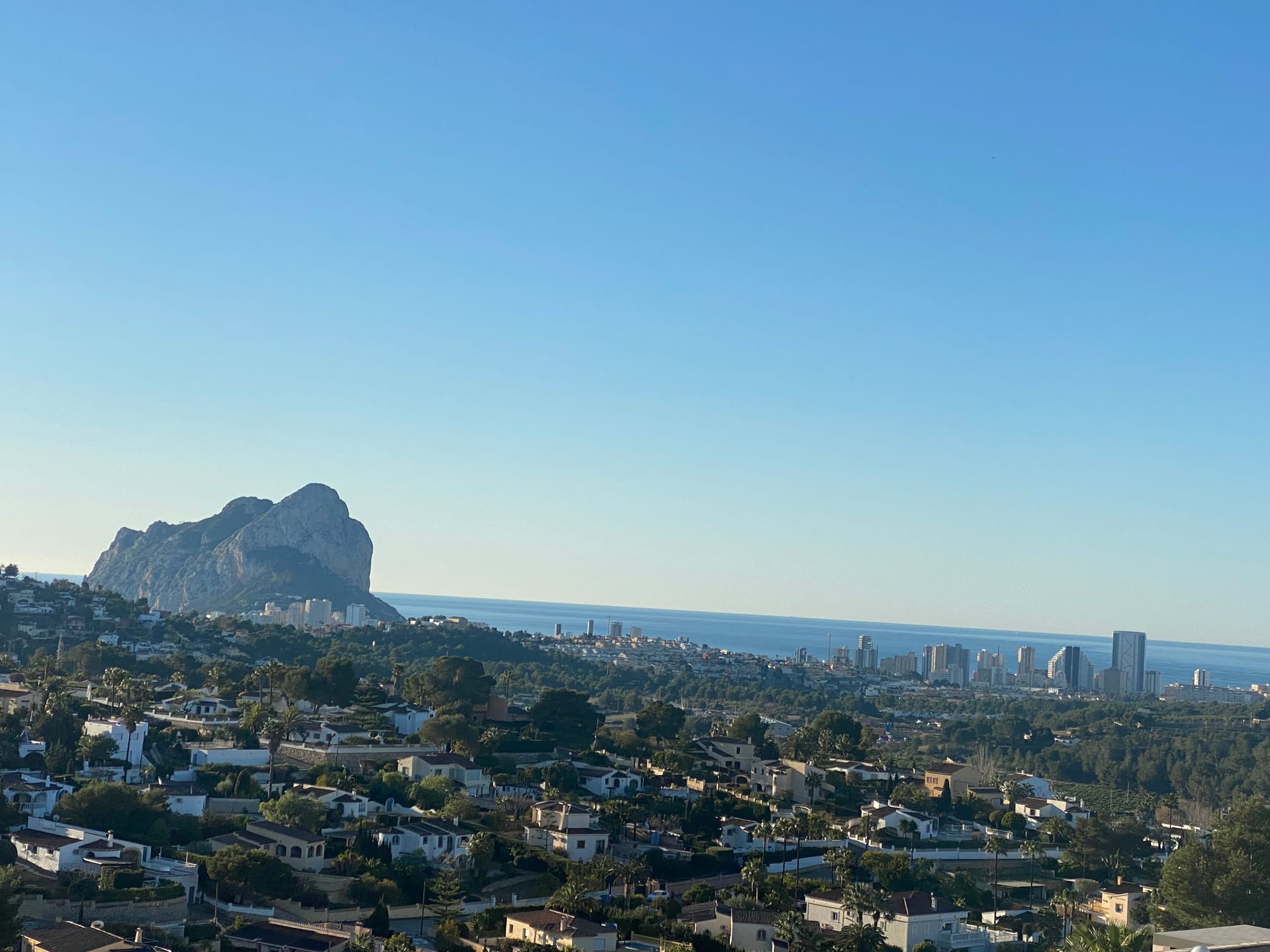 P112 - Impresionante parcela con increíbles vistas al pueblo y al mar. ¡ÚLTIMA UNIDAD con vistas al mar!