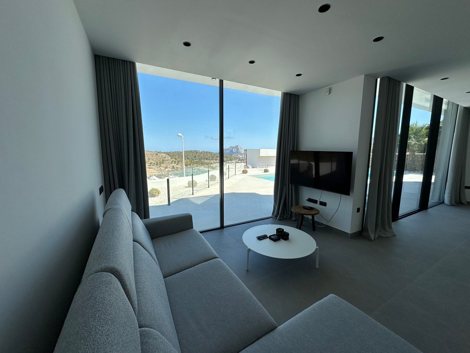 A347C - Preciosa villa de lujo y estilo moderno en Calpe