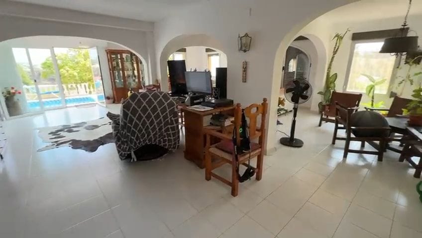 c398 - Preciosa villa en venta en Calpe con vistas al mar y 6 dormitorios