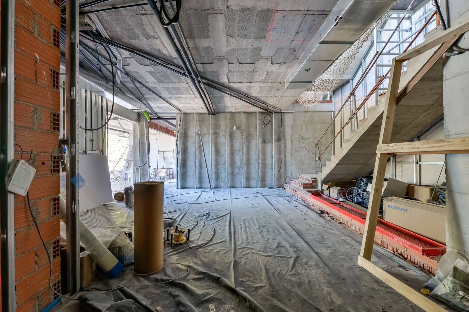 C386 - Impresionante villa en construcción
