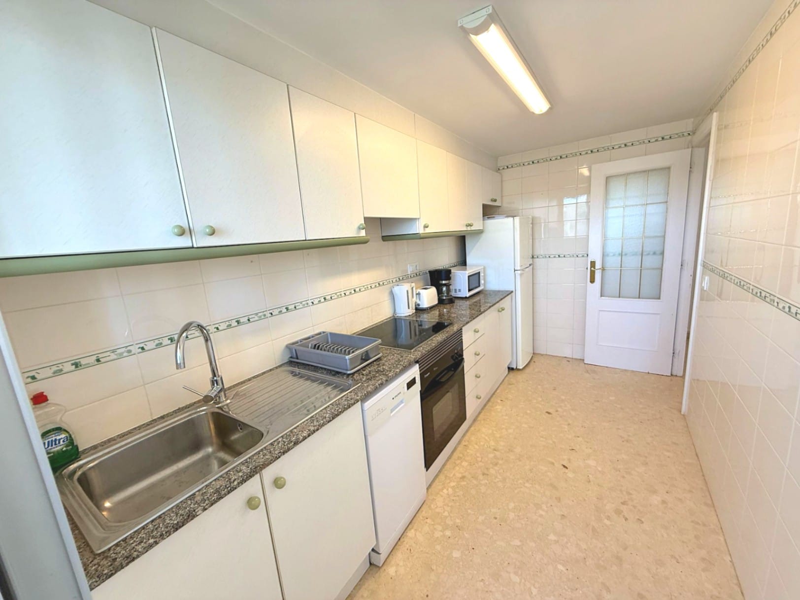 WOHNUNG, DIE 100 METER VON STRAND ENTFERNT IST