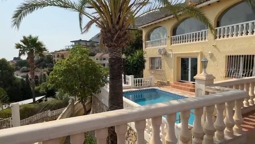 c398 - Preciosa villa en venta en Calpe con vistas al mar y 6 dormitorios