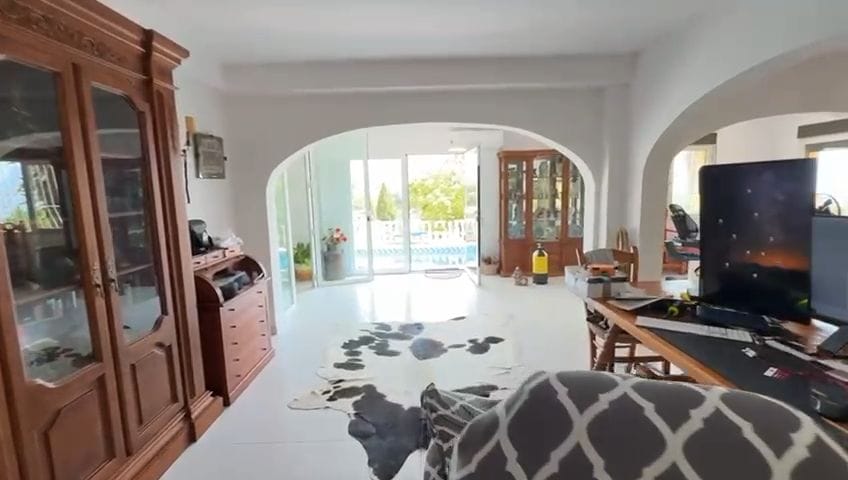 c398 - Preciosa villa en venta en Calpe con vistas al mar y 6 dormitorios