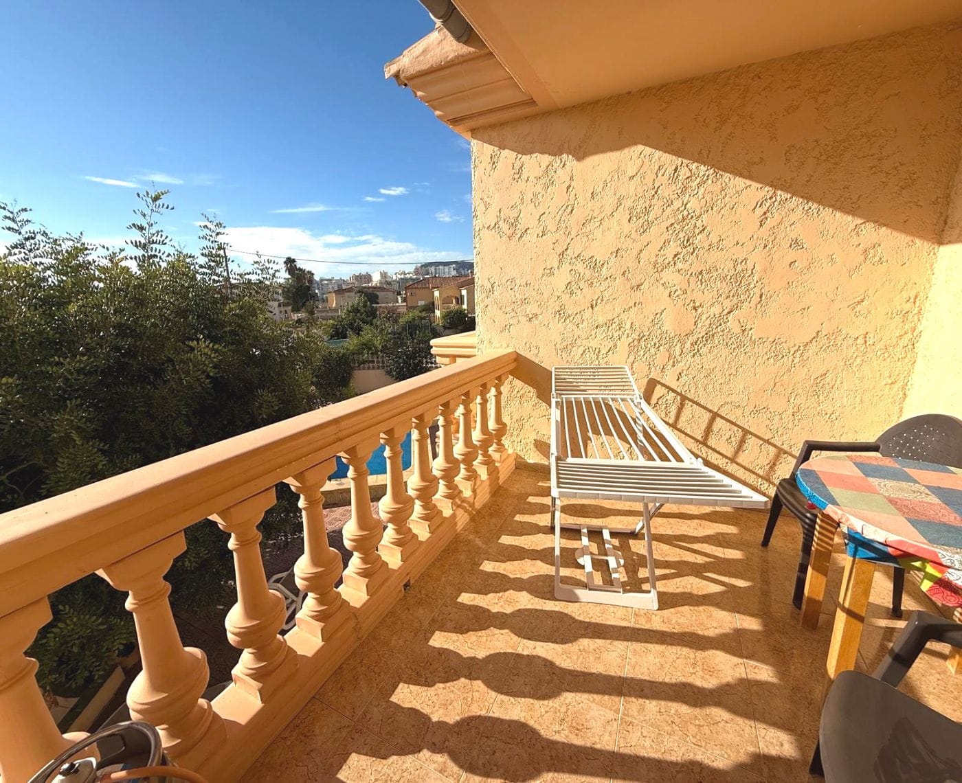 C417 - Magnífica villa con piscina y 11 habitaciones en una de las mejores zonas de Calpe
