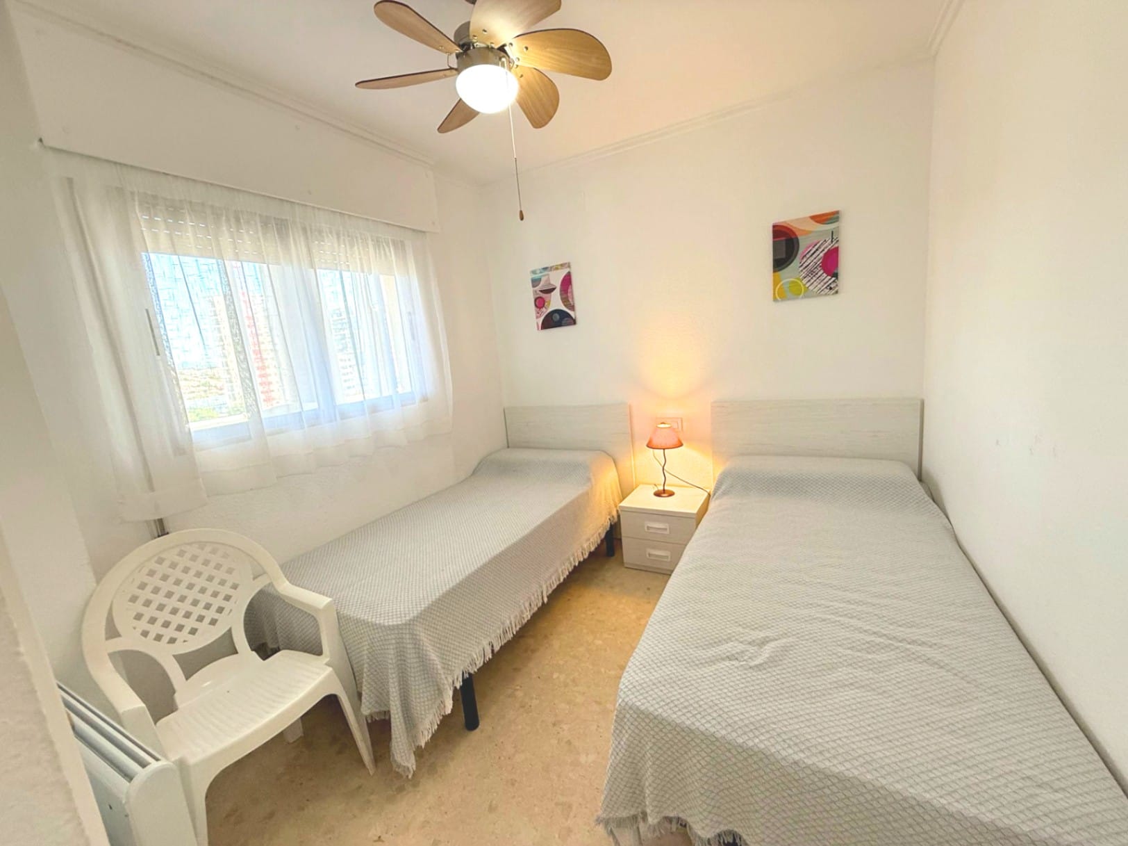 WOHNUNG, DIE 100 METER VON STRAND ENTFERNT IST