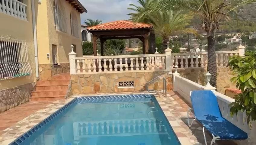 c398 - Preciosa villa en venta en Calpe con vistas al mar y 6 dormitorios