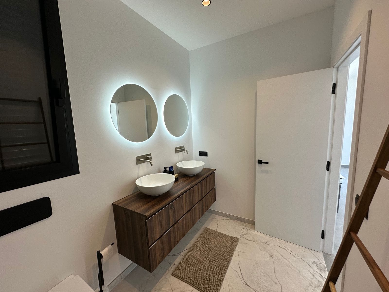 A347C - Preciosa villa de lujo y estilo moderno en Calpe
