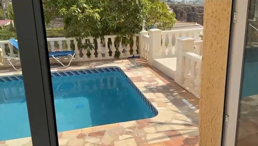 c398 - Preciosa villa en venta en Calpe con vistas al mar y 6 dormitorios