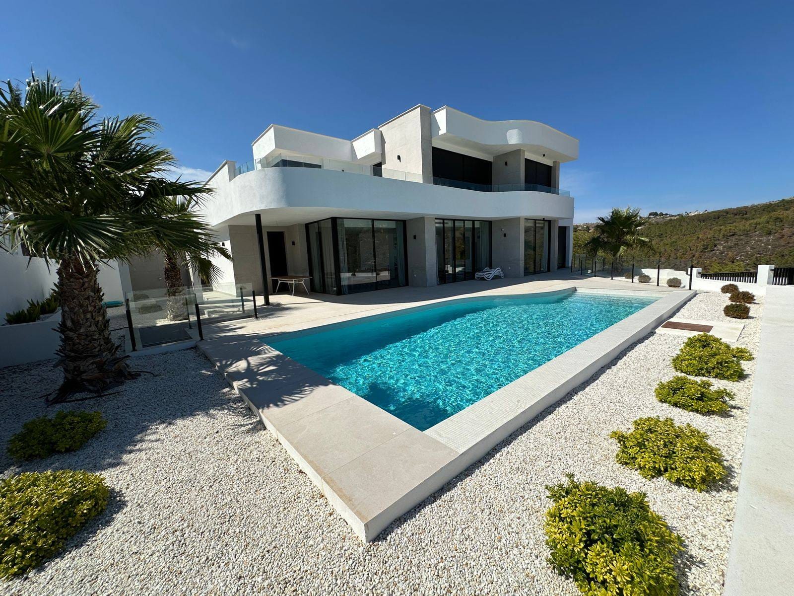 A347C - Preciosa villa de lujo y estilo moderno en Calpe