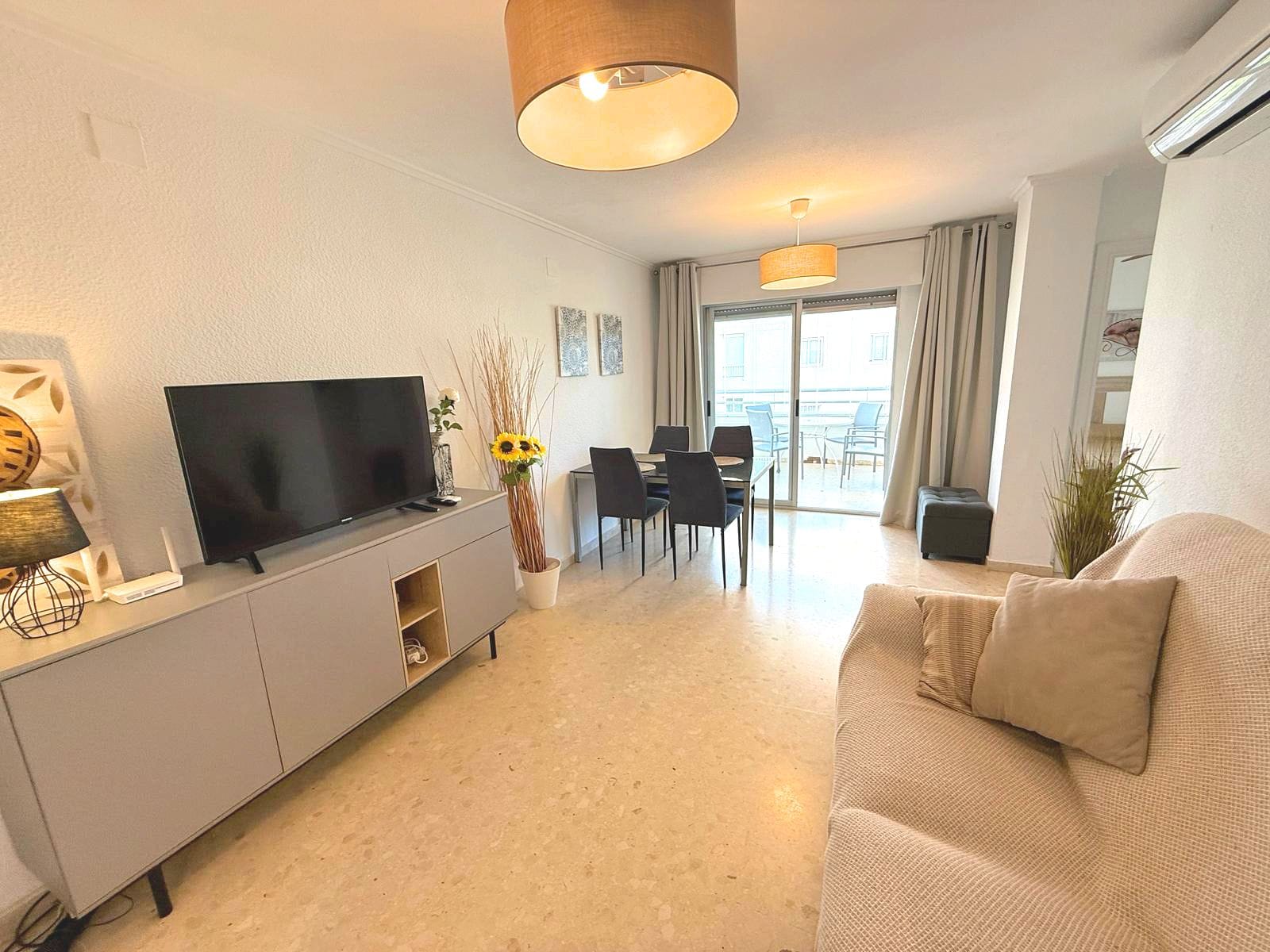 WOHNUNG, DIE 100 METER VON STRAND ENTFERNT IST