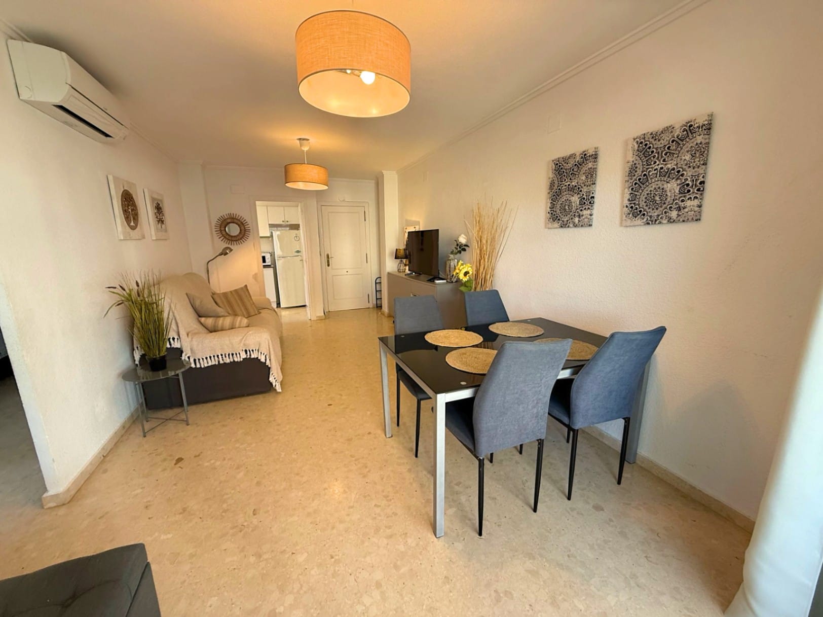 WOHNUNG, DIE 100 METER VON STRAND ENTFERNT IST