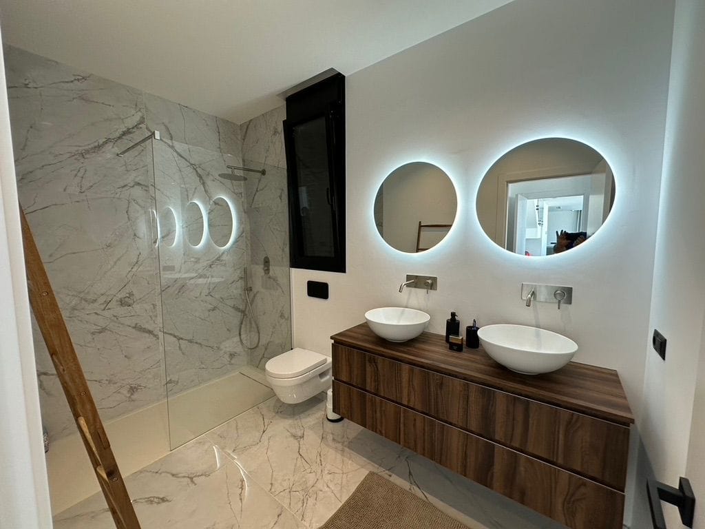 A347C - Preciosa villa de lujo y estilo moderno en Calpe