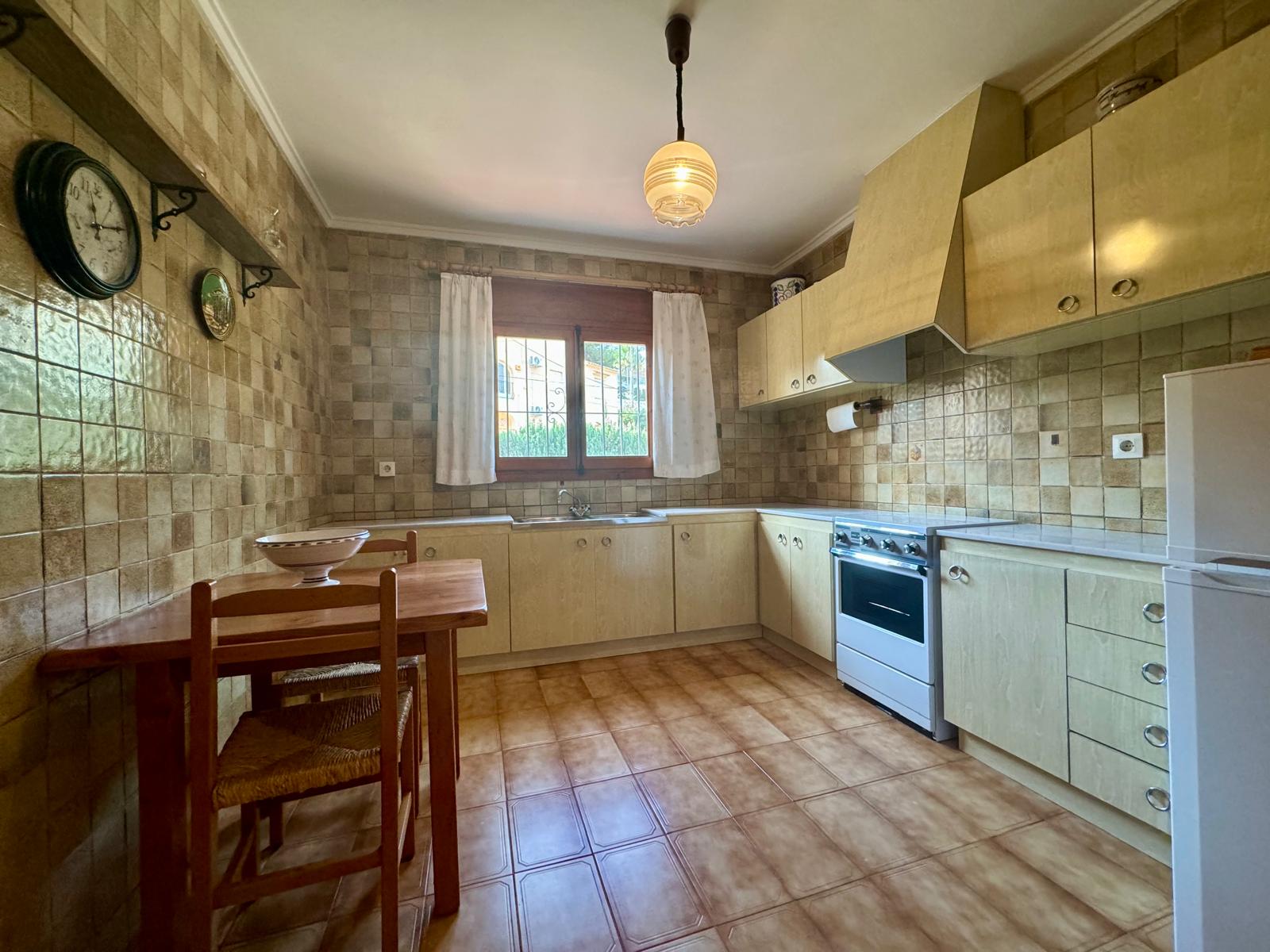 C372 - VILLA VISTA AL PEÑÓN SOBRE PUERTO BLANCO