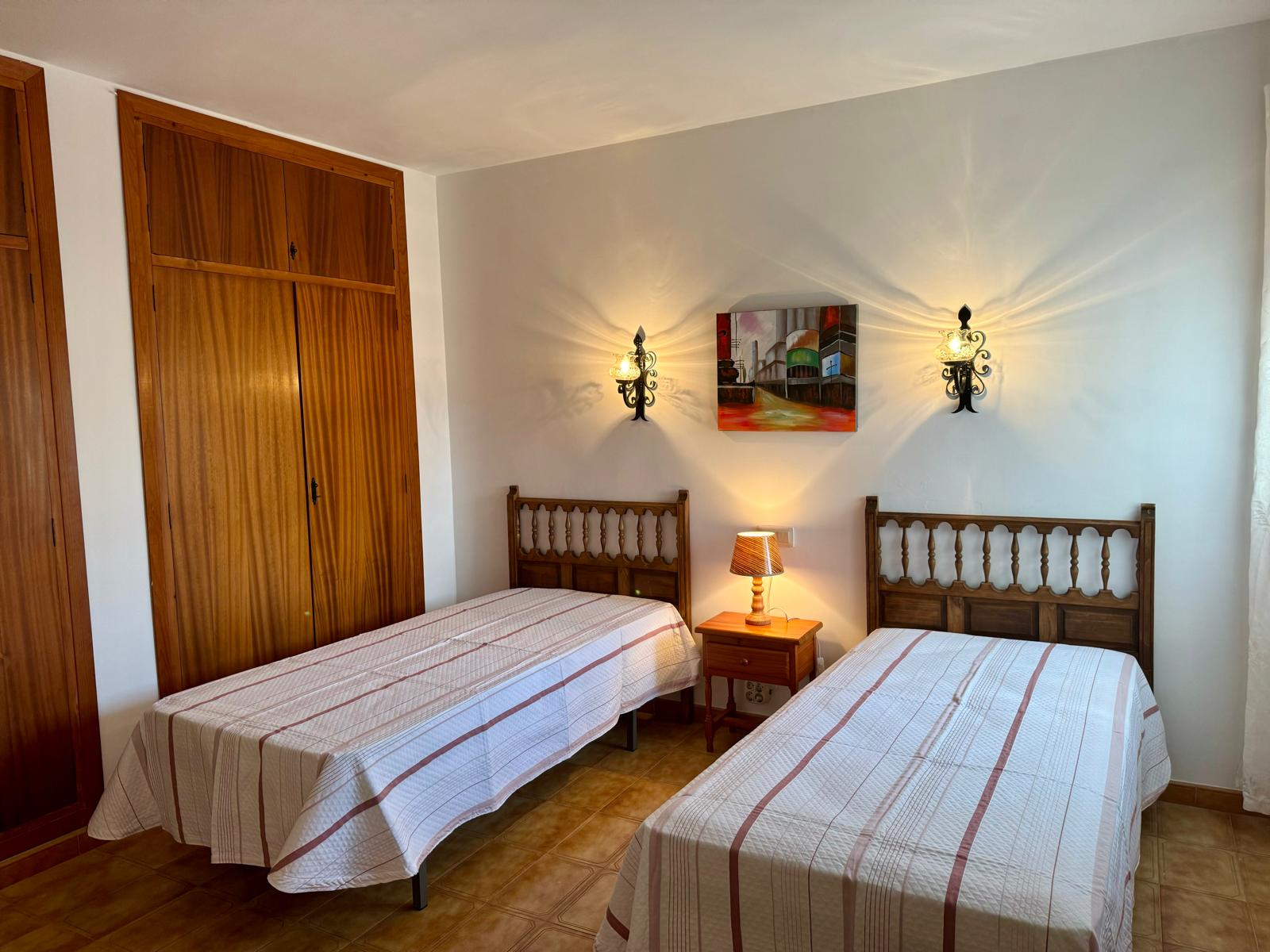 C372 - VILLA VISTA AL PEÑÓN SOBRE PUERTO BLANCO