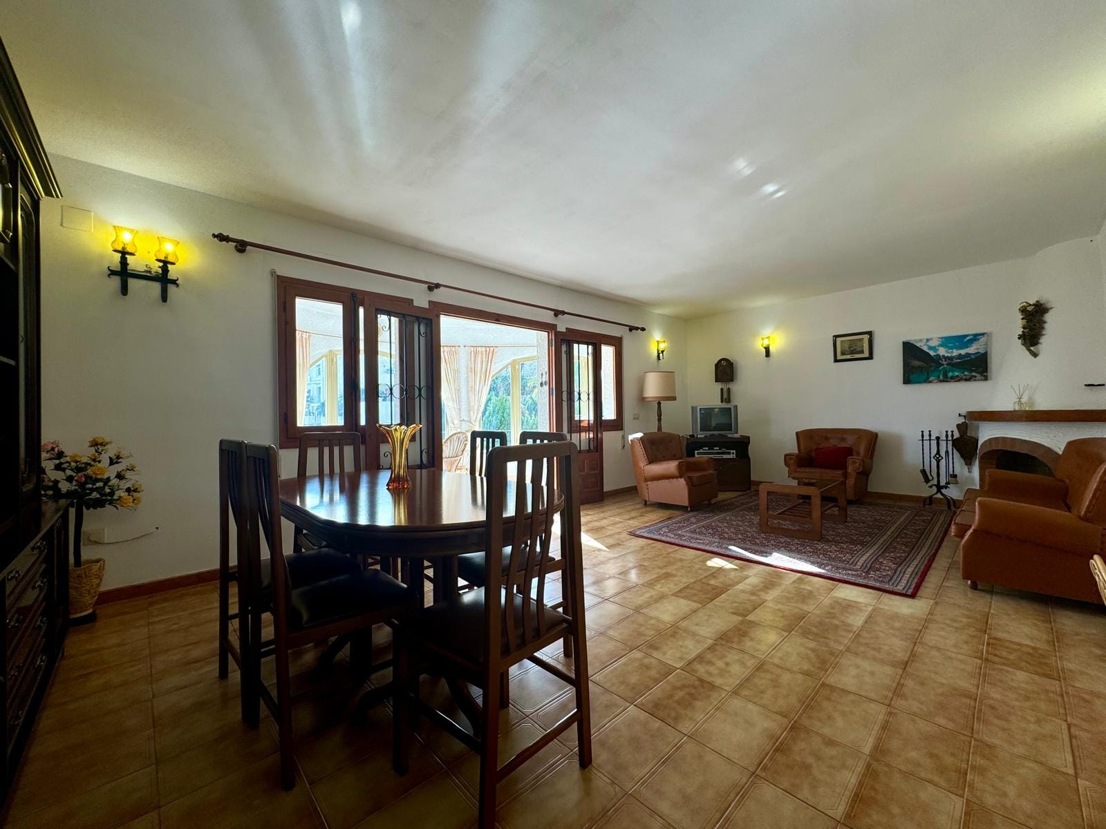 C372 - VILLA VISTA AL PEÑÓN SOBRE PUERTO BLANCO