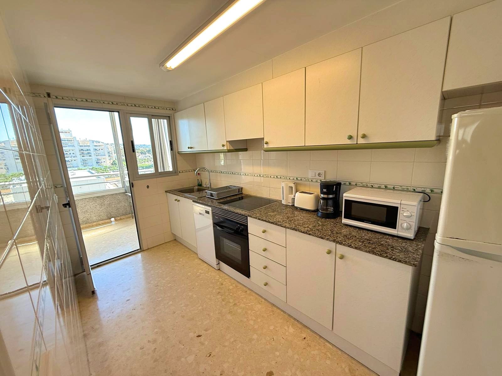 WOHNUNG, DIE 100 METER VON STRAND ENTFERNT IST