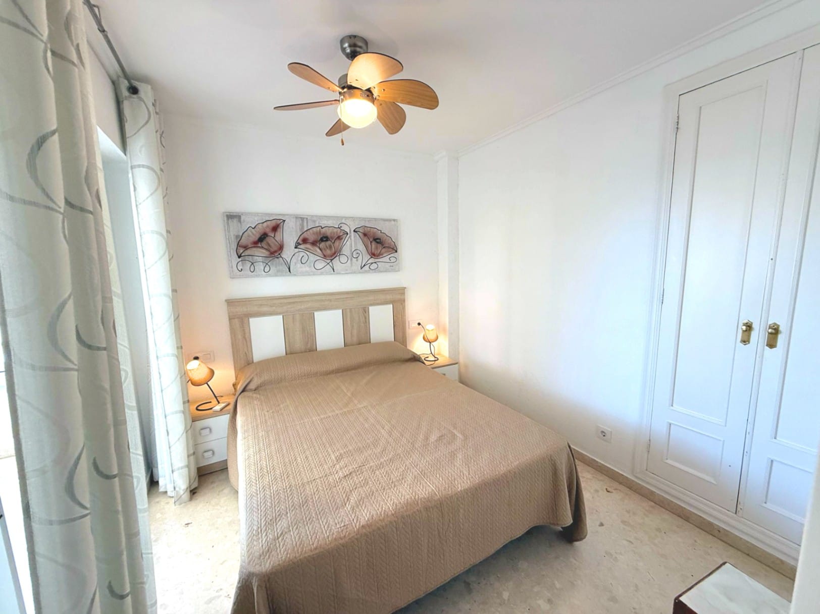 WOHNUNG, DIE 100 METER VON STRAND ENTFERNT IST