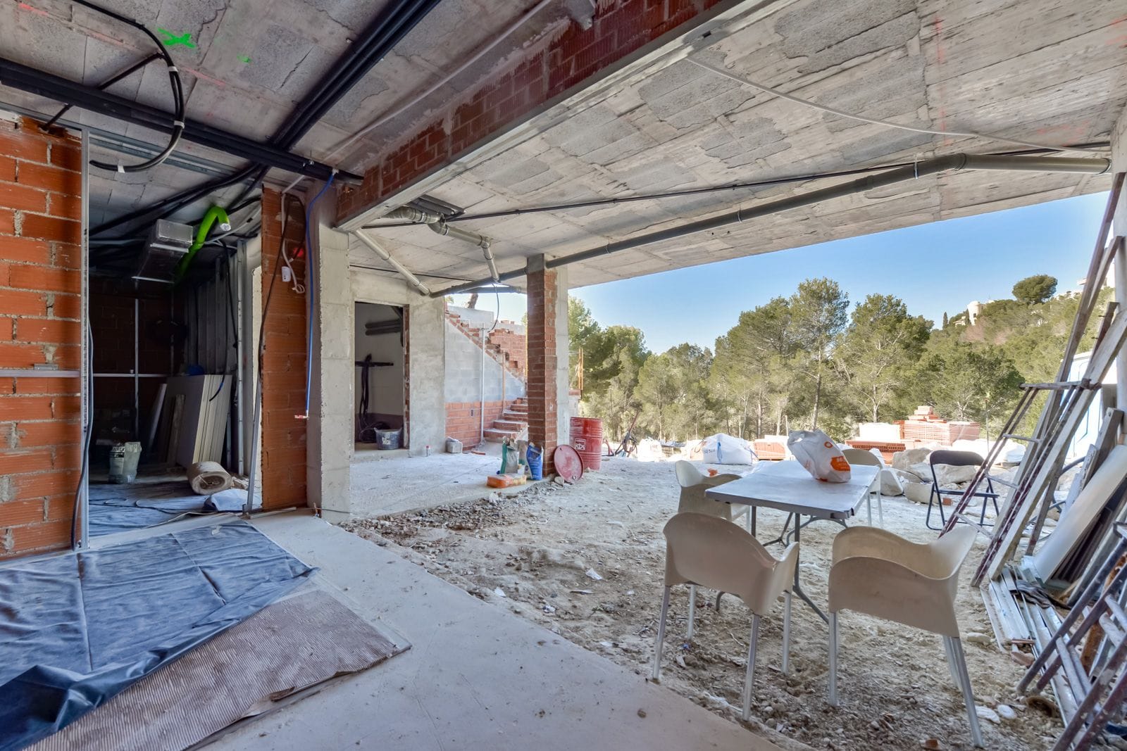 C386 - Impresionante villa en construcción