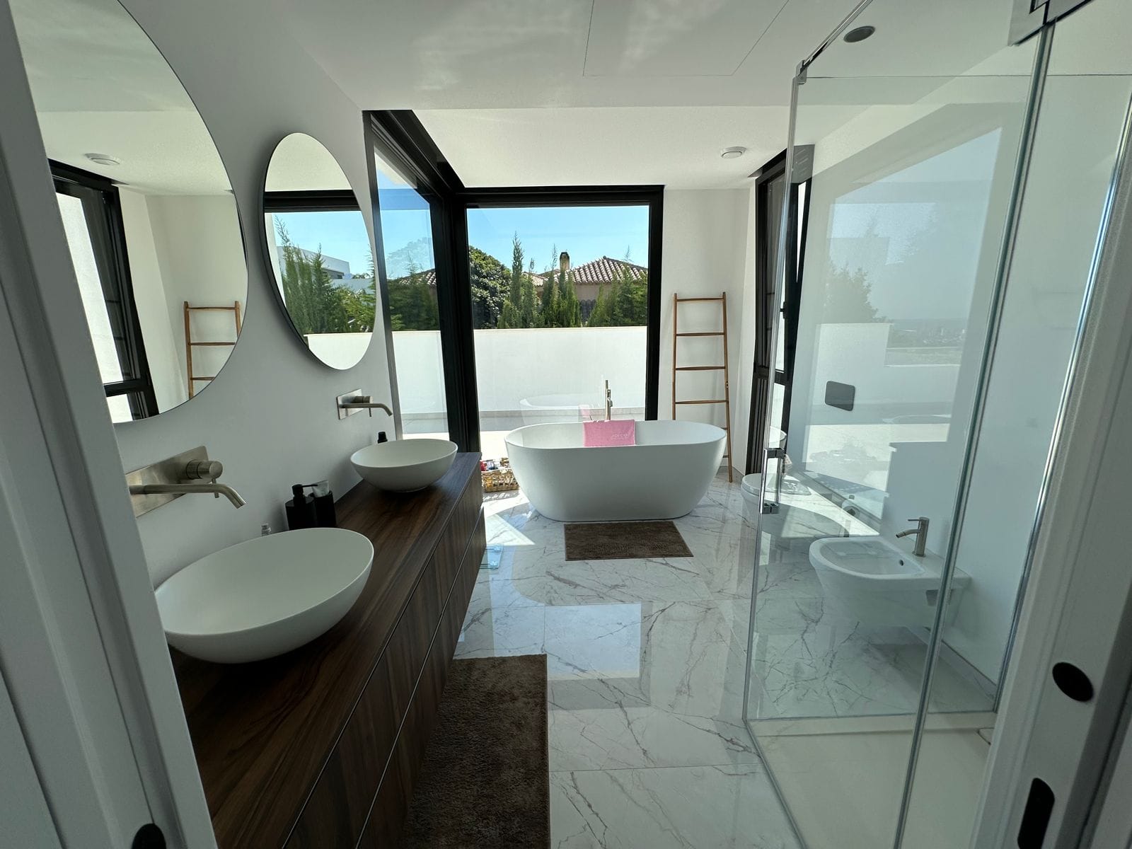 A347C - Preciosa villa de lujo y estilo moderno en Calpe