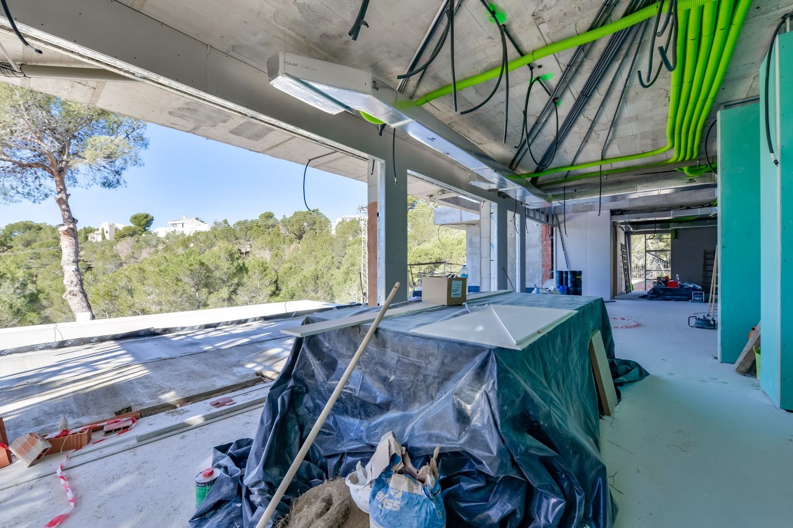 C386 - Impresionante villa en construcción