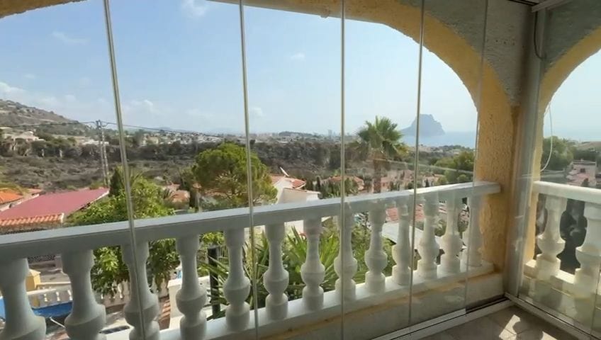 c398 - Preciosa villa en venta en Calpe con vistas al mar y 6 dormitorios