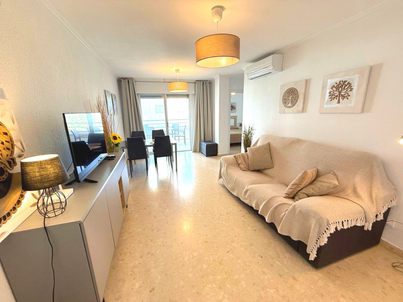 WOHNUNG, DIE 100 METER VON STRAND ENTFERNT IST