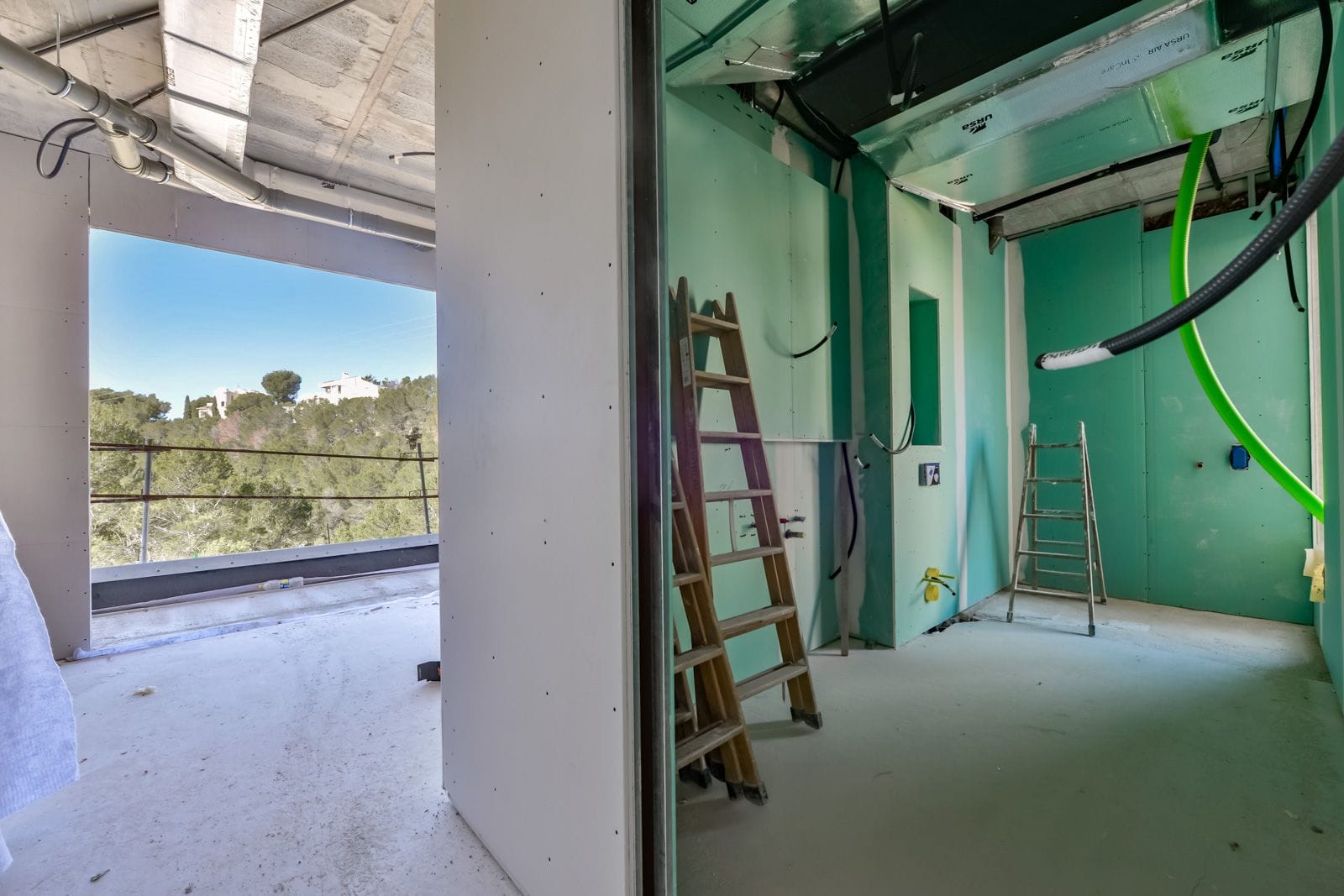 C386 - Impresionante villa en construcción
