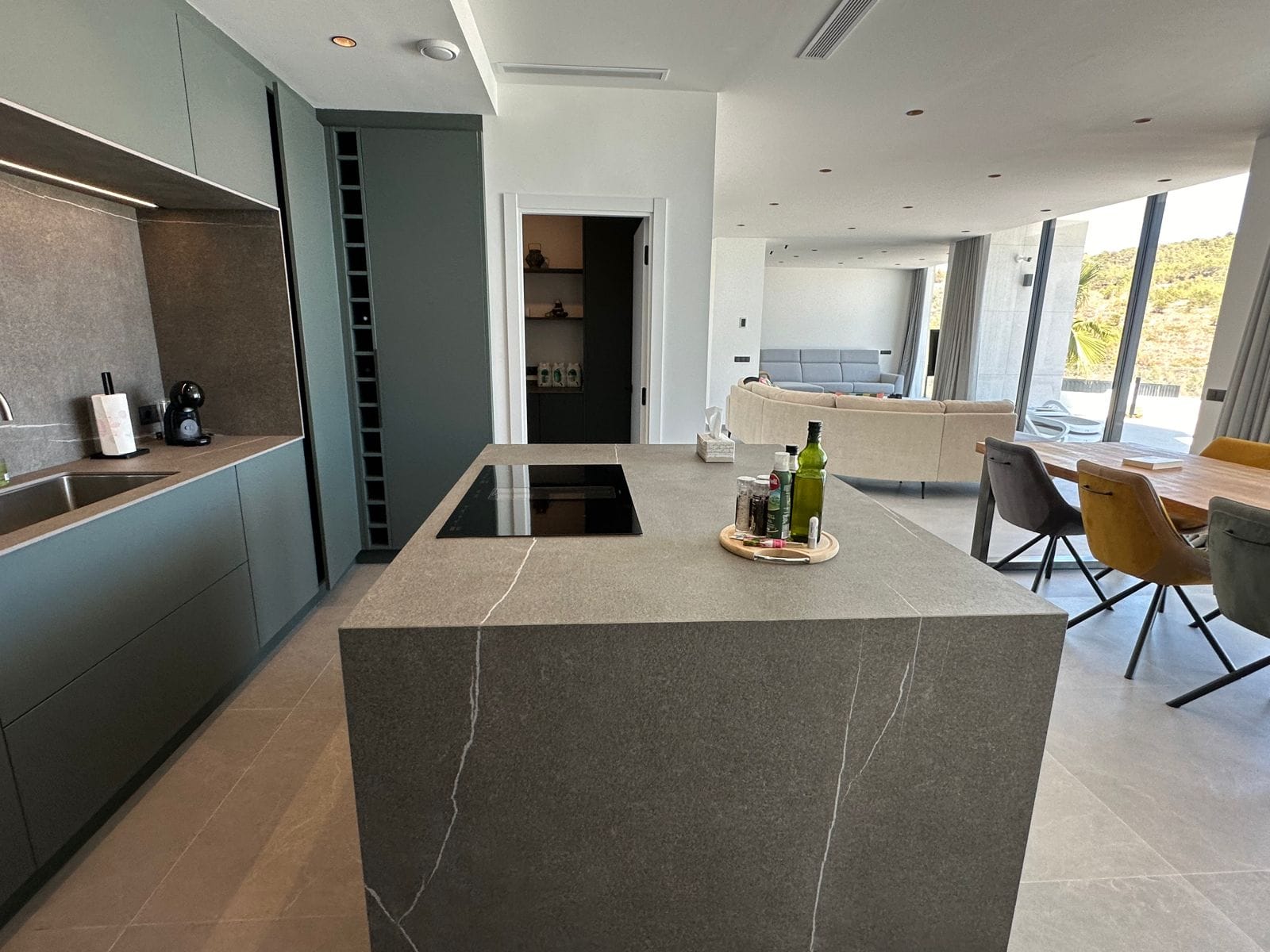 A347C - Preciosa villa de lujo y estilo moderno en Calpe