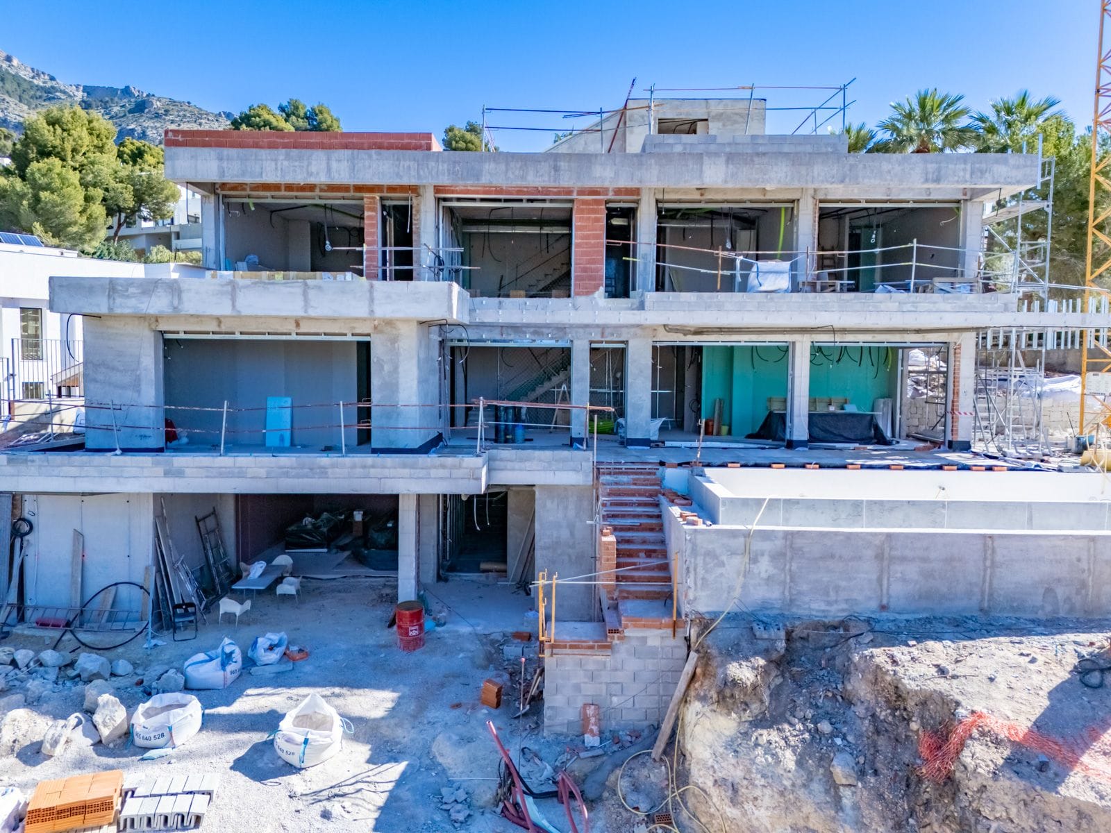 C386 - Impresionante villa en construcción