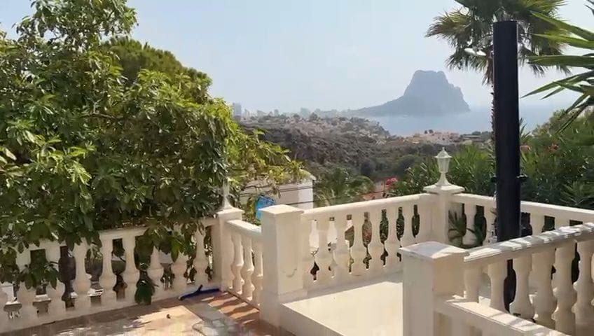 c398 - Preciosa villa en venta en Calpe con vistas al mar y 6 dormitorios