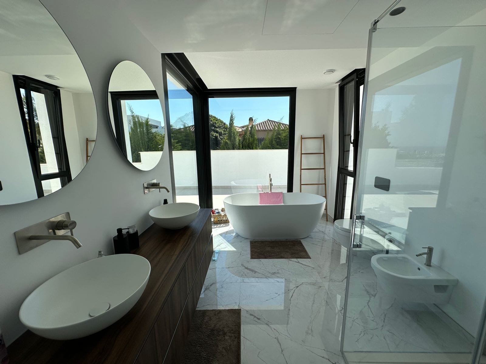 A347C - Preciosa villa de lujo y estilo moderno en Calpe