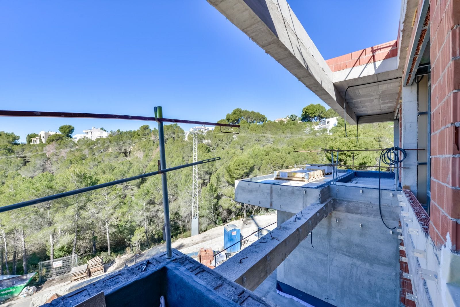 C386 - Impresionante villa en construcción