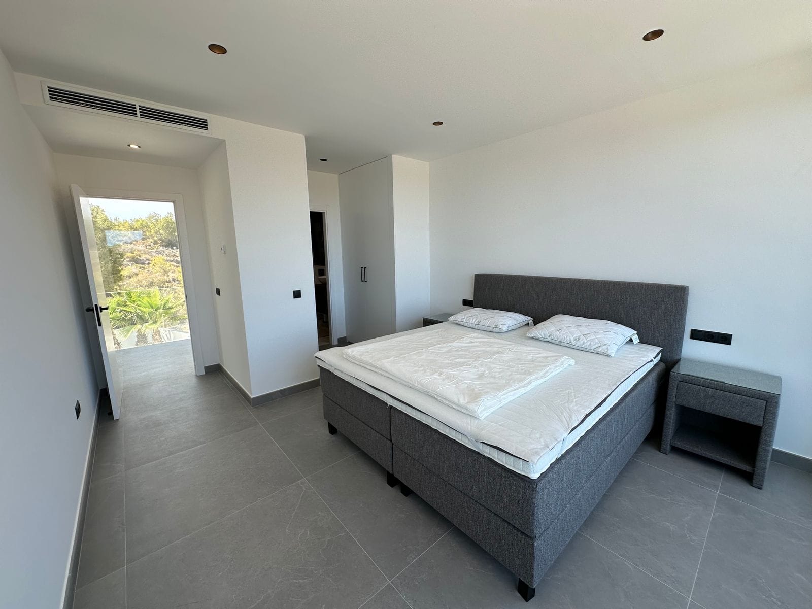 A347C - Preciosa villa de lujo y estilo moderno en Calpe