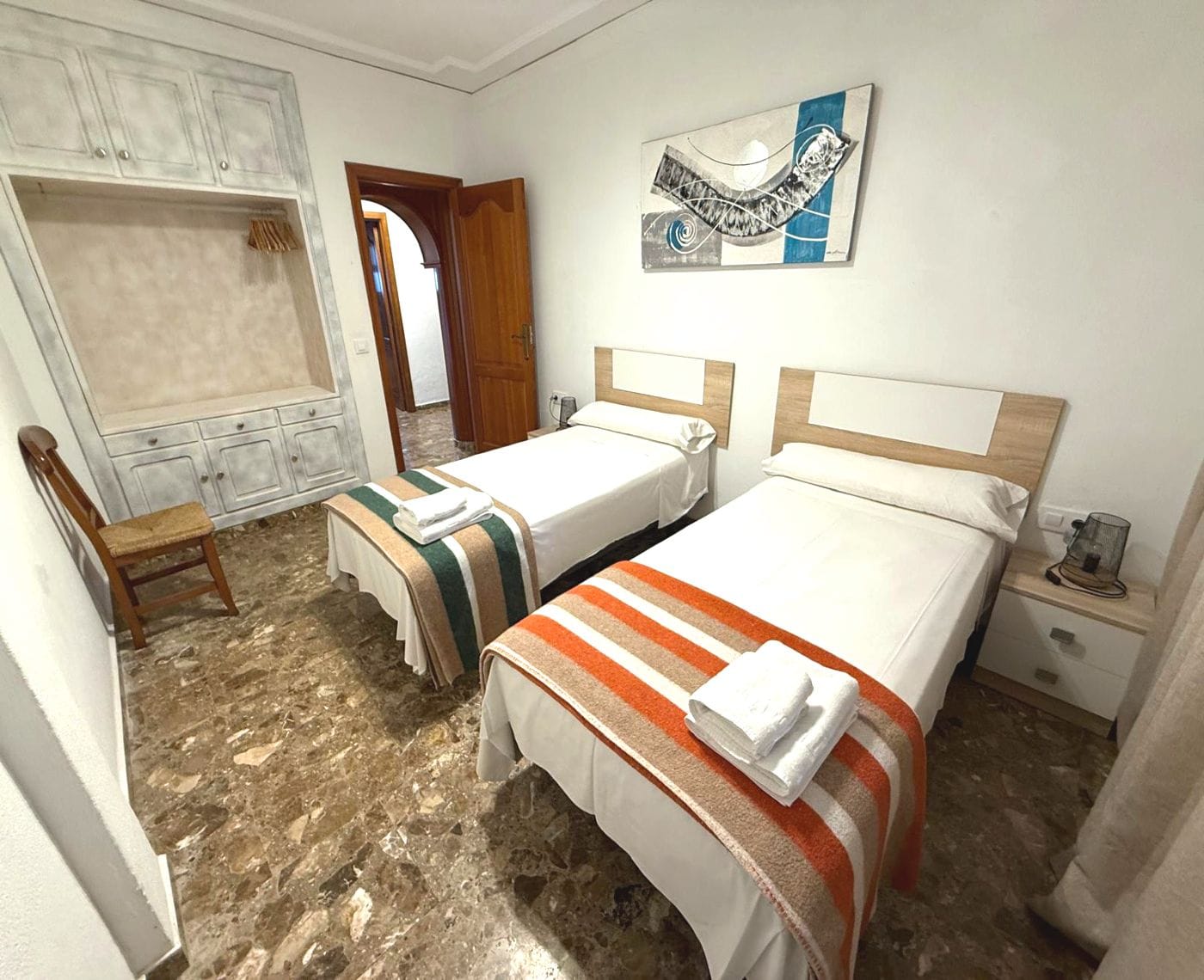 C417 - Magnífica villa con piscina y 11 habitaciones en una de las mejores zonas de Calpe