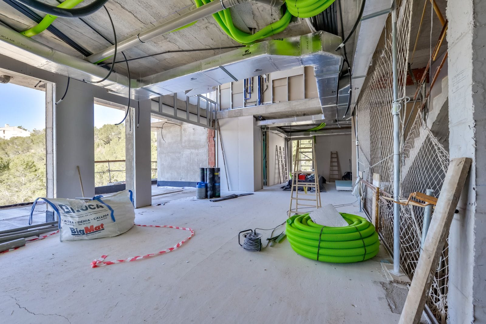 C386 - Impresionante villa en construcción