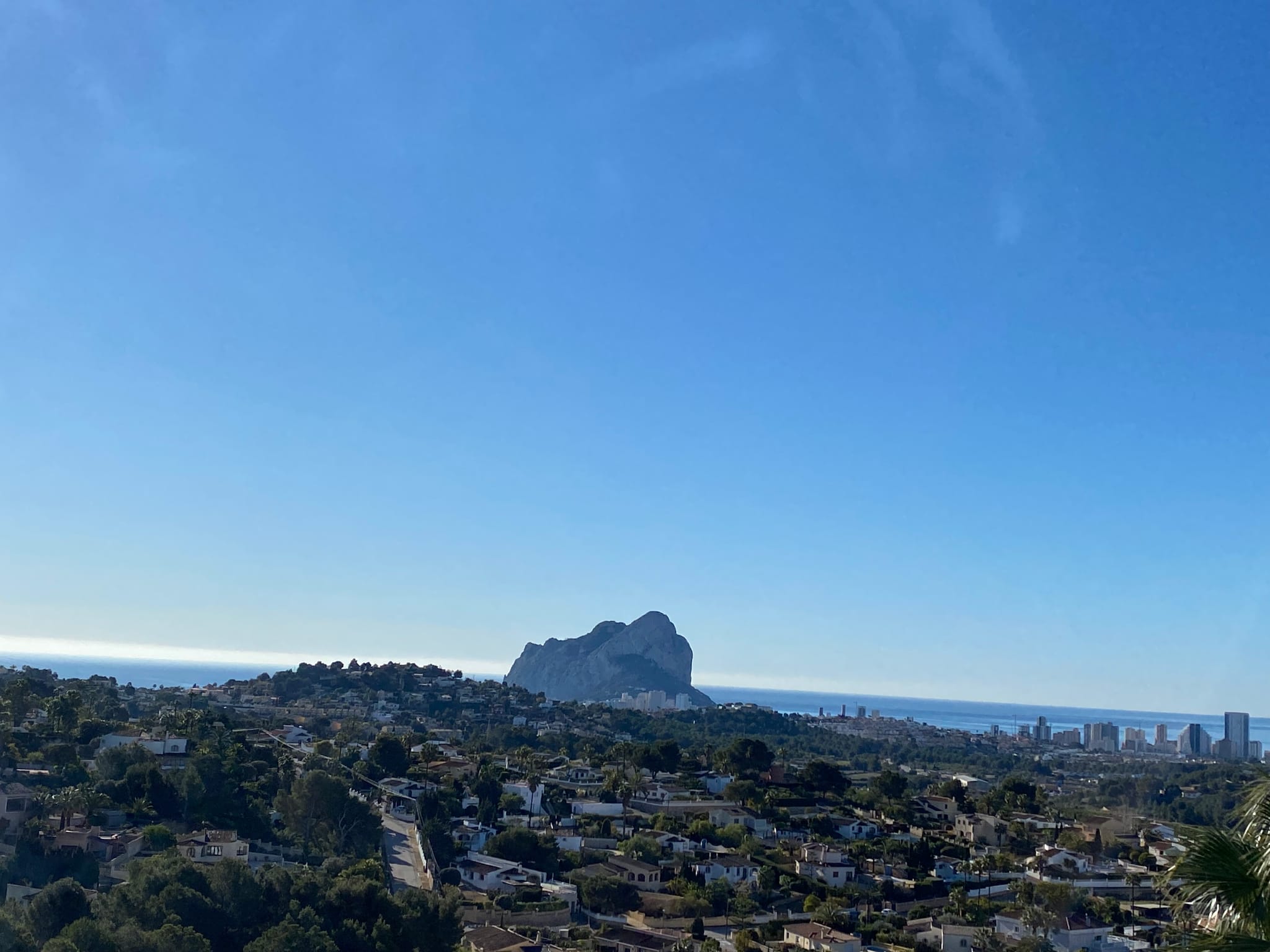 P112 - Impresionante parcela con increíbles vistas al pueblo y al mar. ¡ÚLTIMA UNIDAD con vistas al mar!