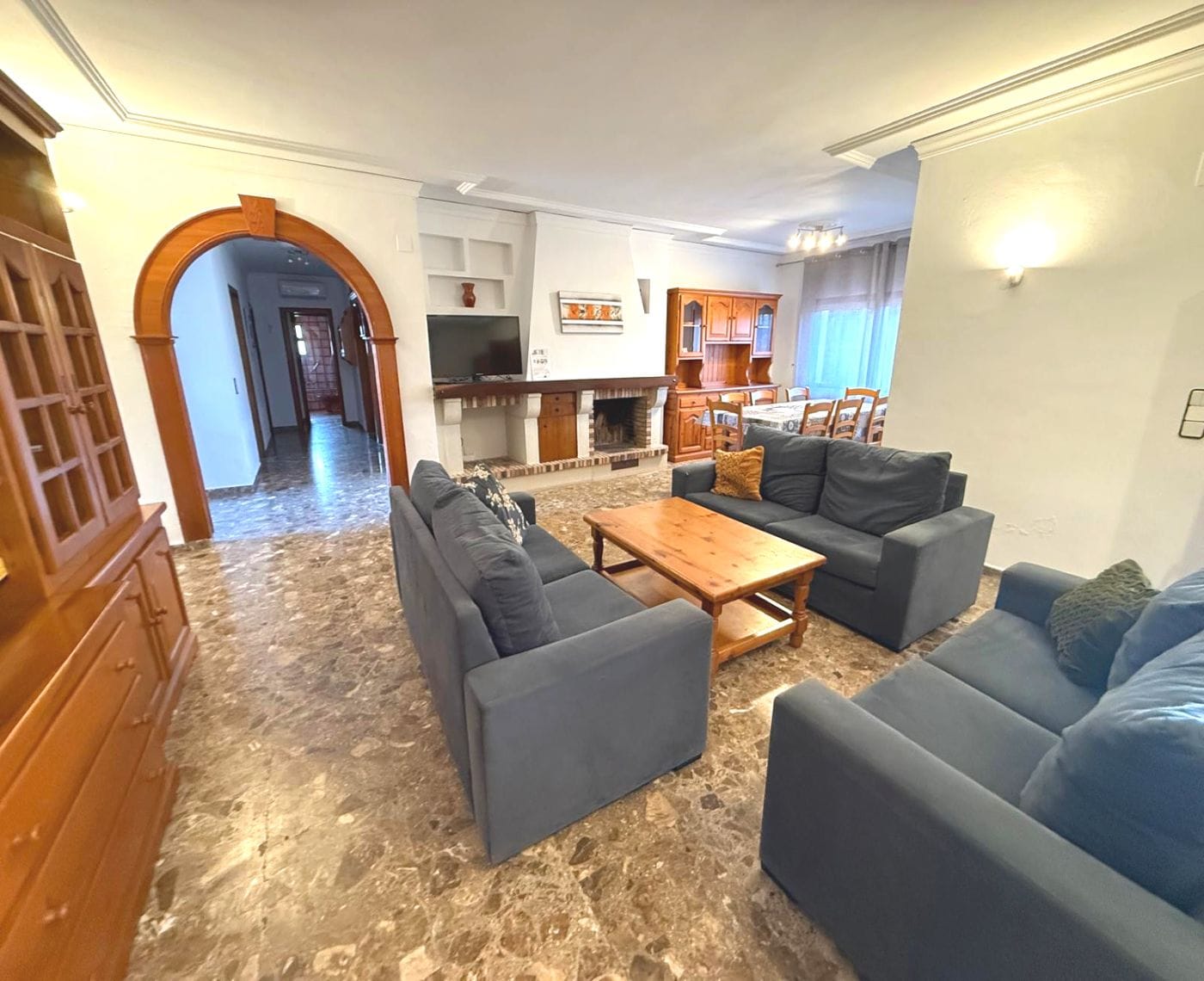 C417 - Magnífica villa con piscina y 11 habitaciones en una de las mejores zonas de Calpe