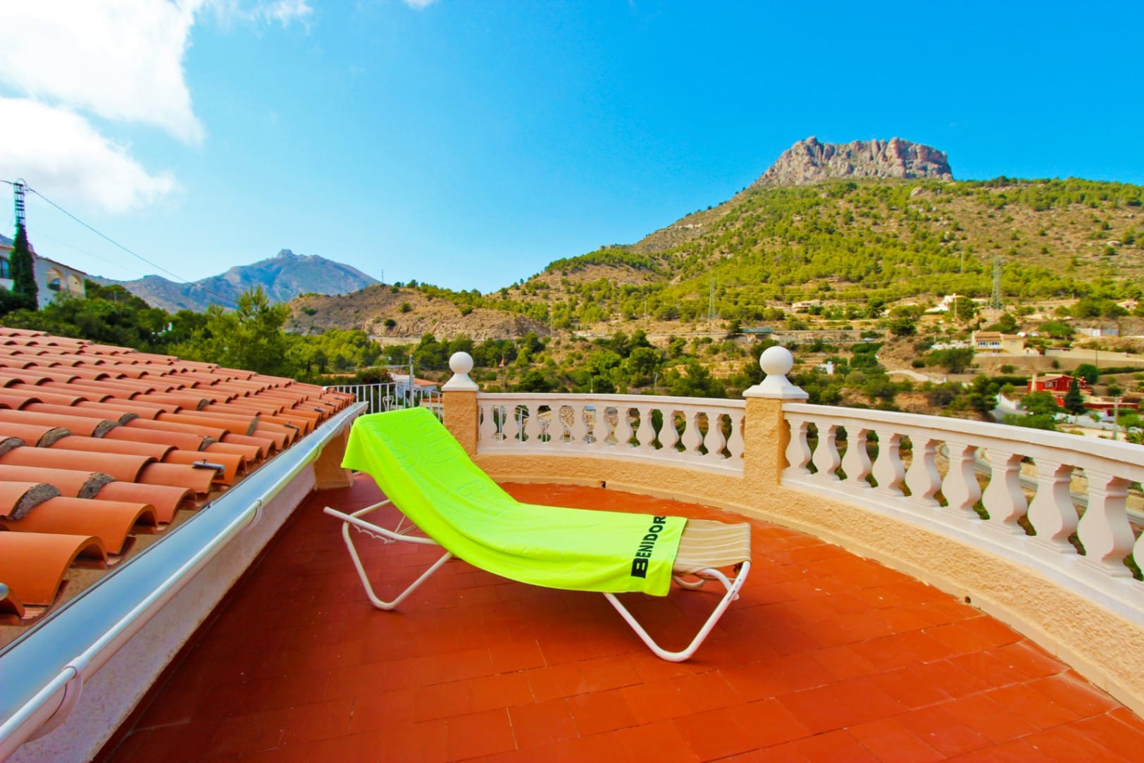 C397 - Villa de 3 dormitorios con vistas al mar y a las montañas