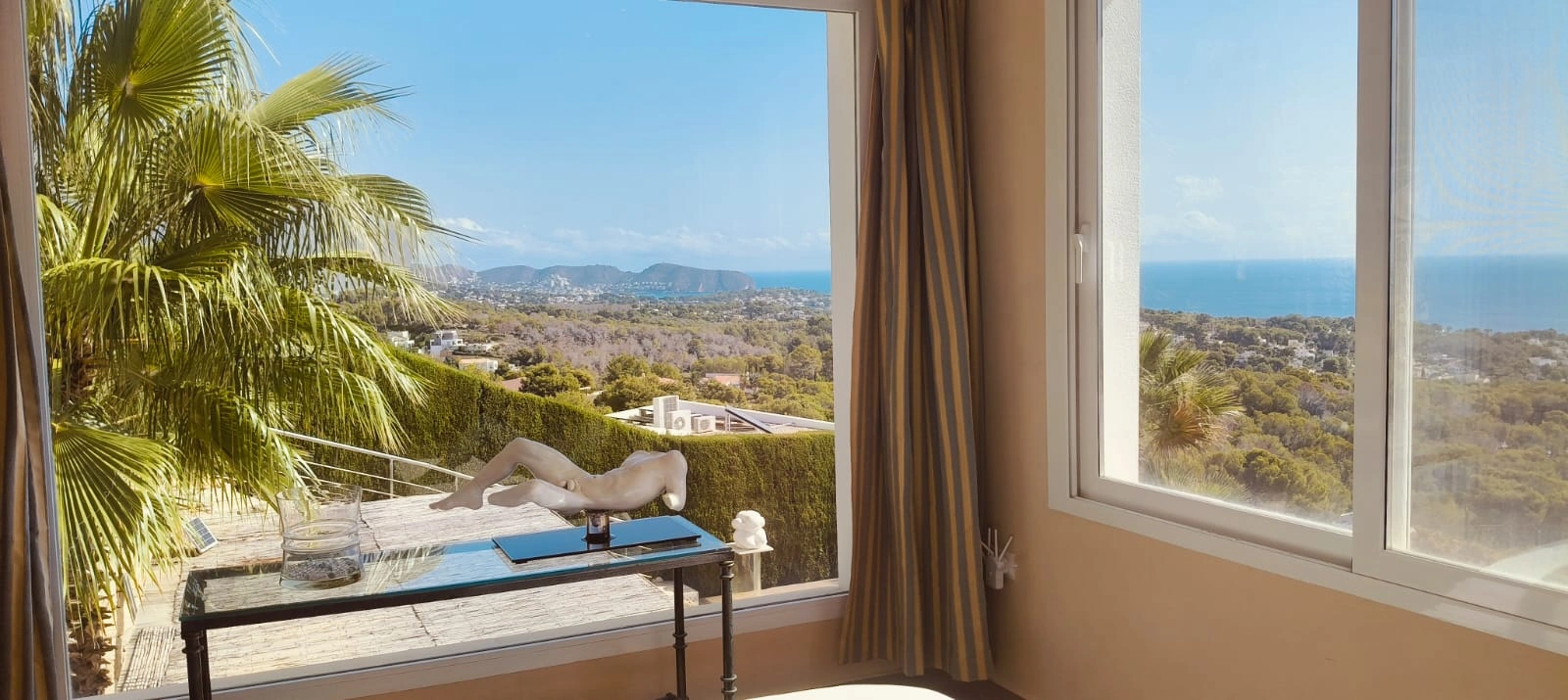 C410 - Exclusiva villa en Calpe con vistas panorámicas al Mediterráneo