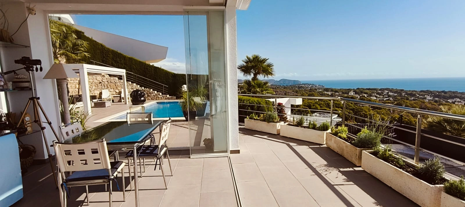 C410 - Exclusiva villa en Calpe con vistas panorámicas al Mediterráneo