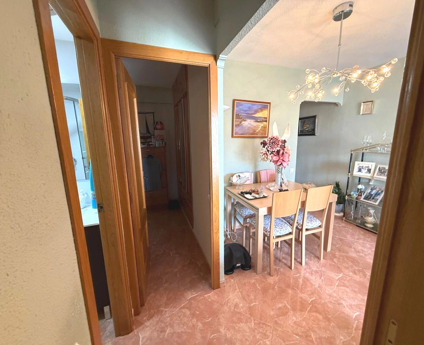 A424 - Bereit zum Einzug! Möblierte Wohnung mit Balkon im Stadtzentrum.